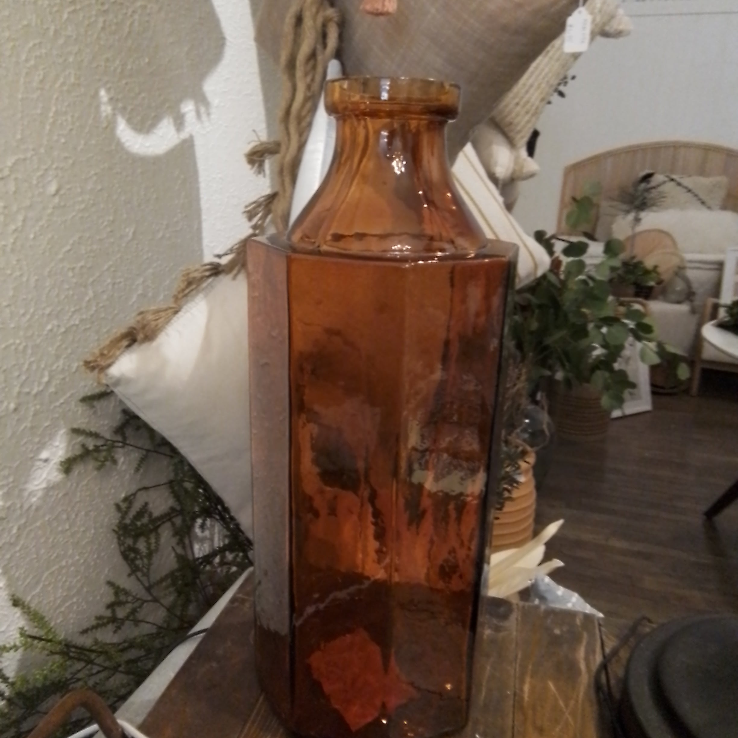 Amber Vase KNK135