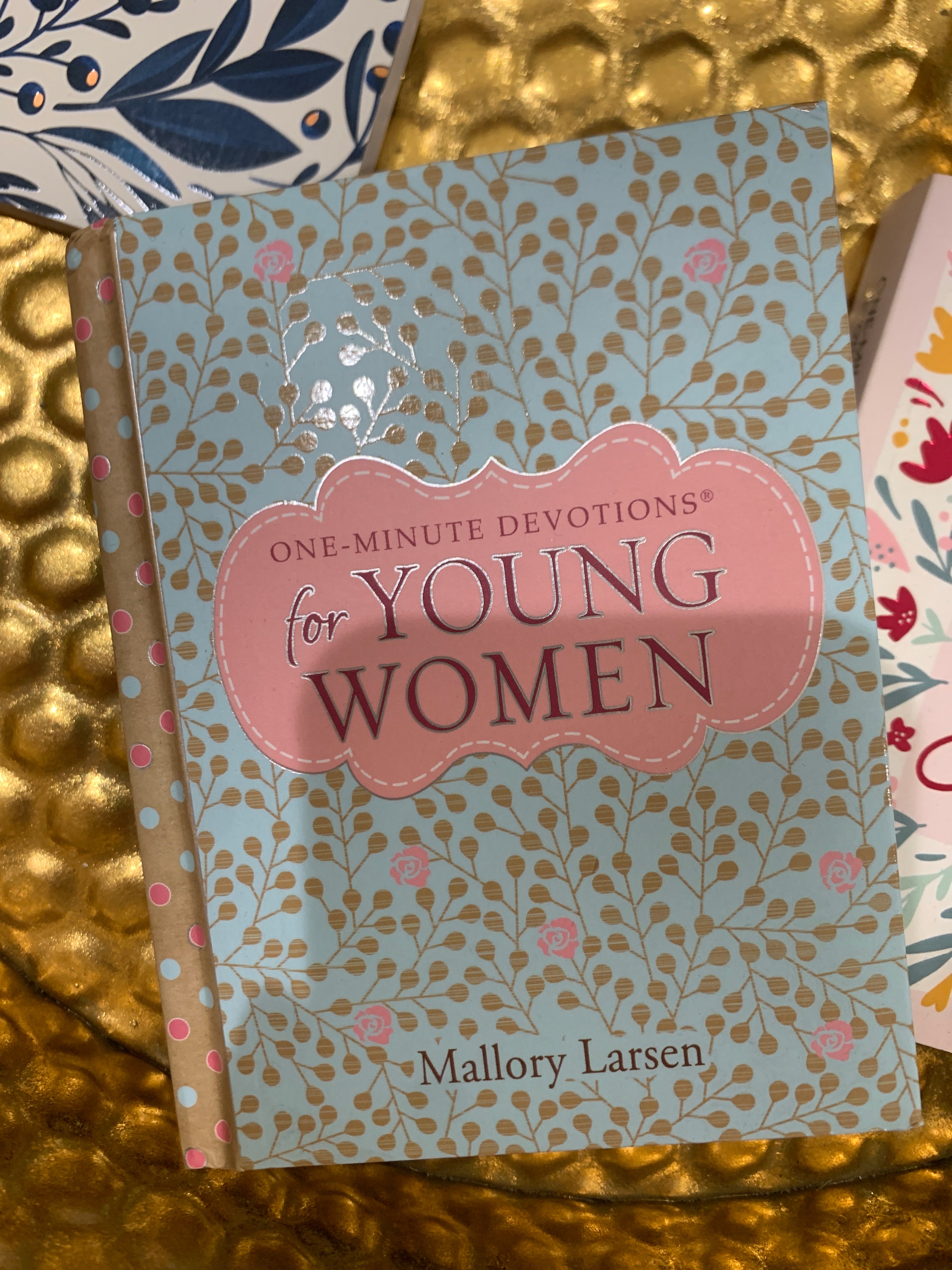 1 Minute Devotionals for Young Women