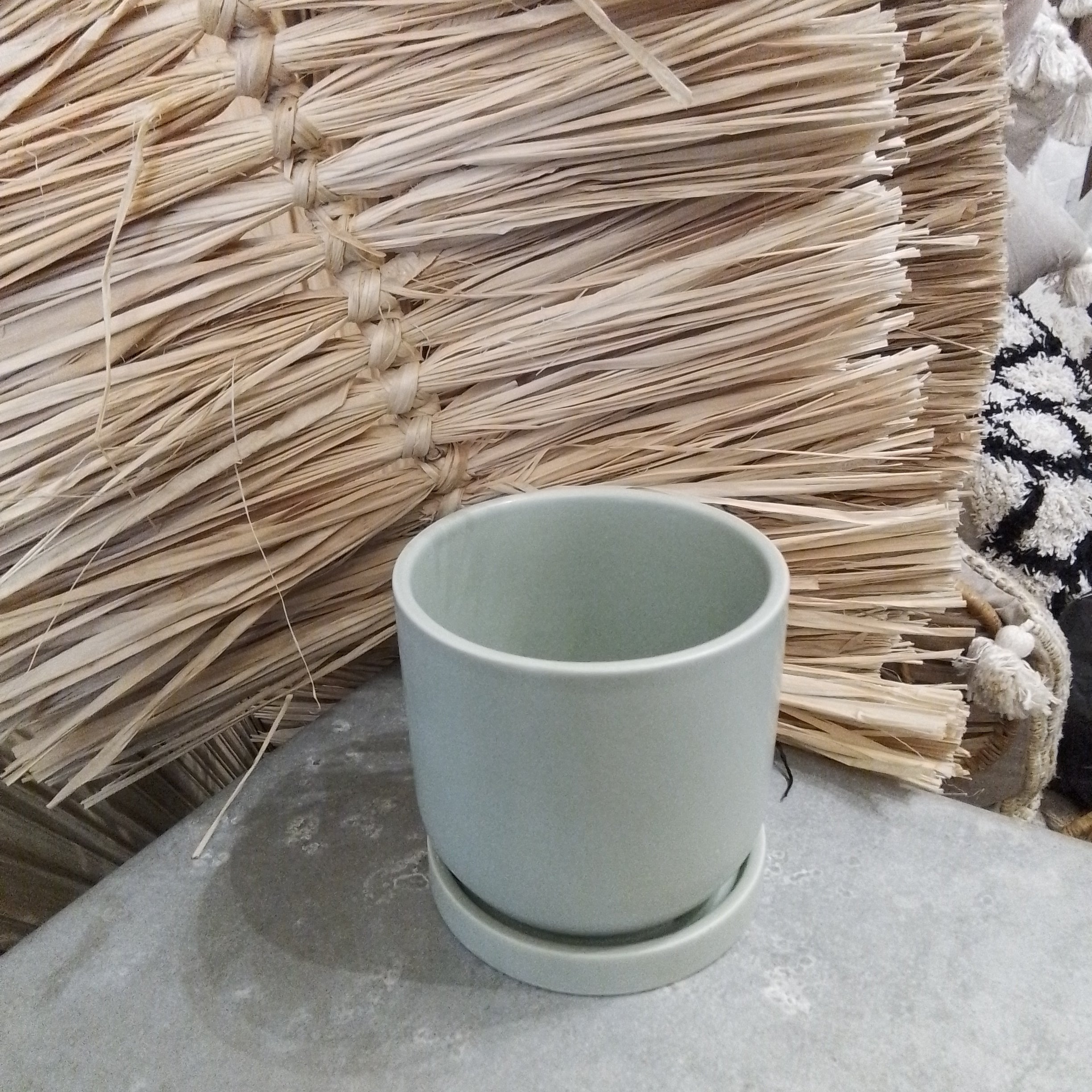 KNK095  Creamic Green Pot