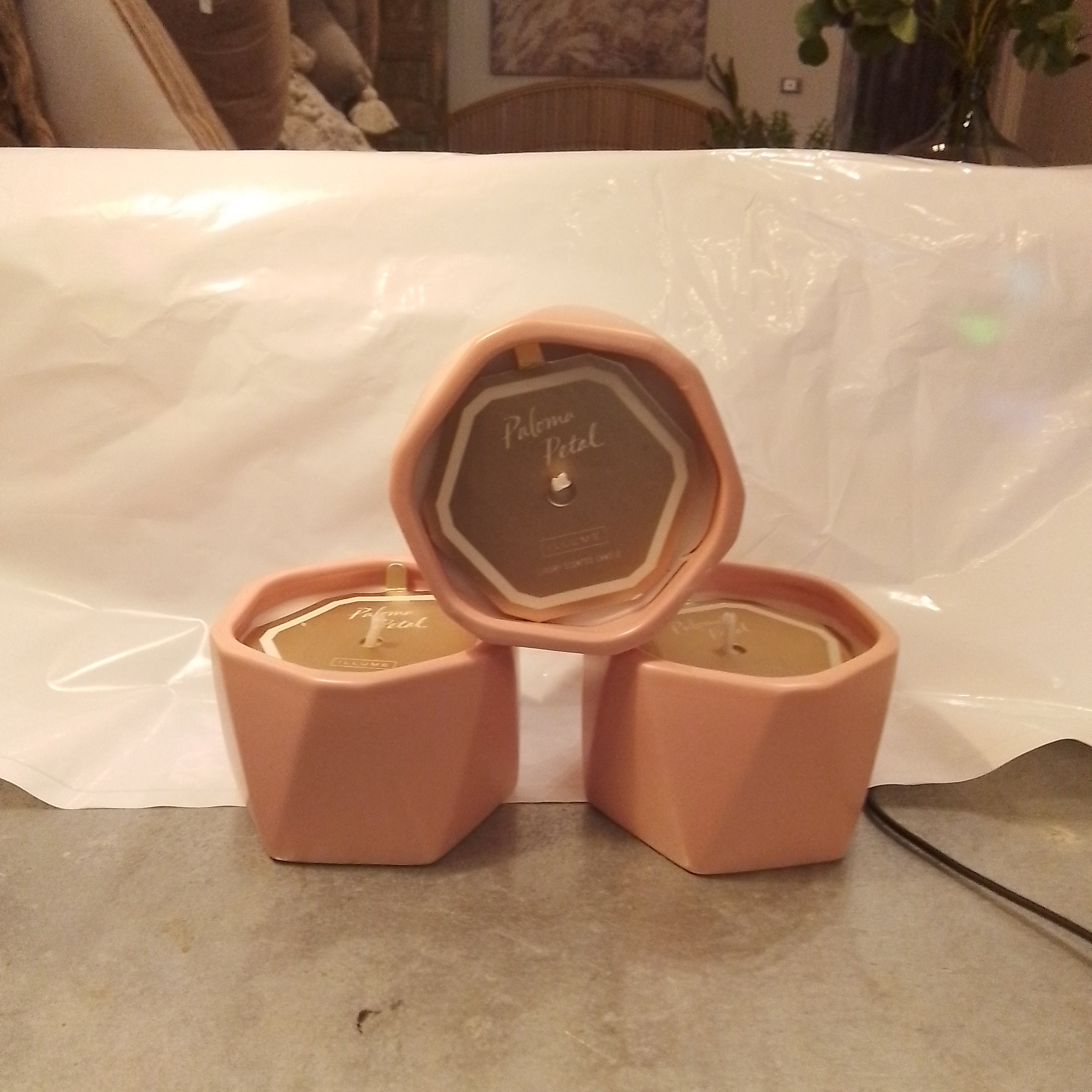 Paloma Petal candle