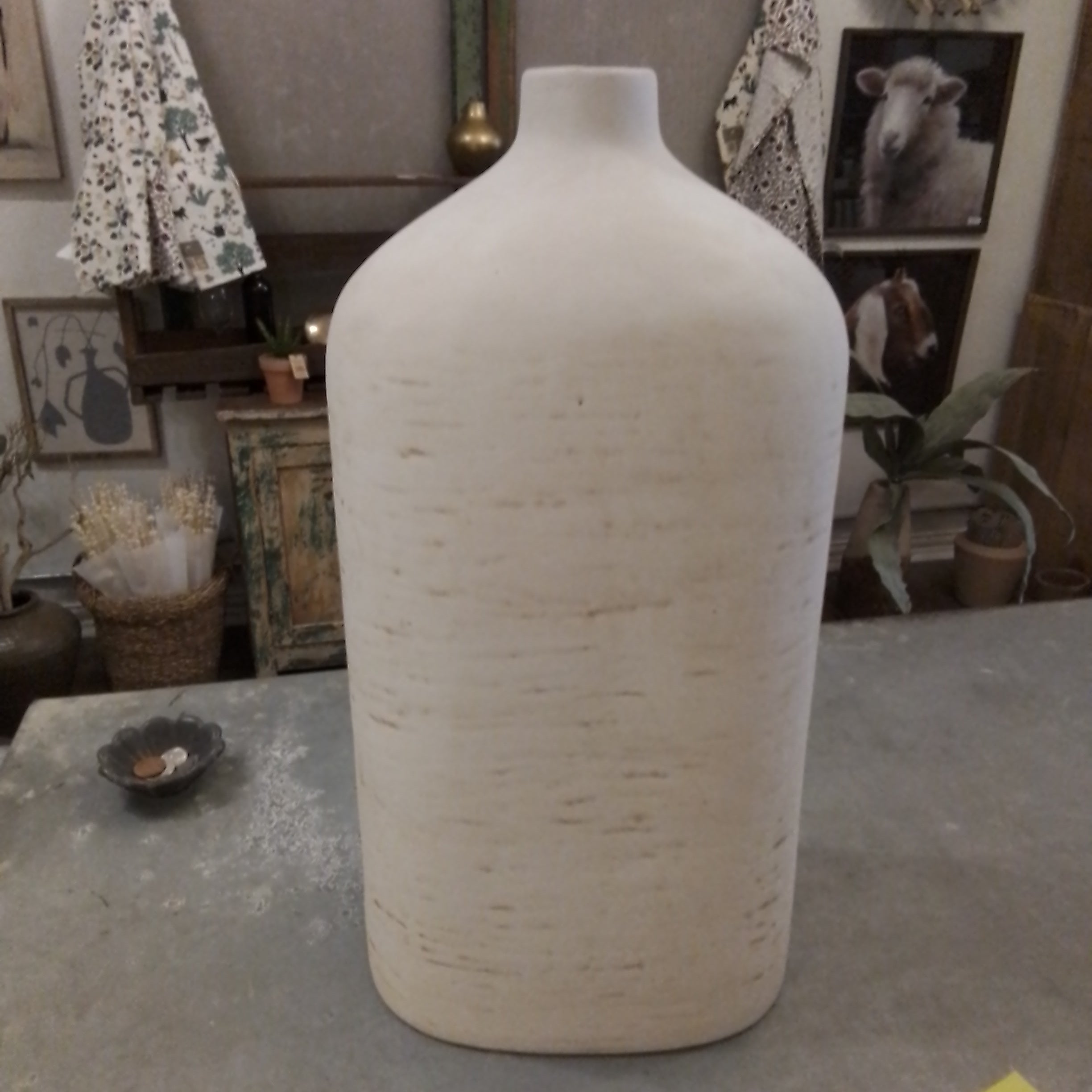 KNK020  Tall Cream Vase