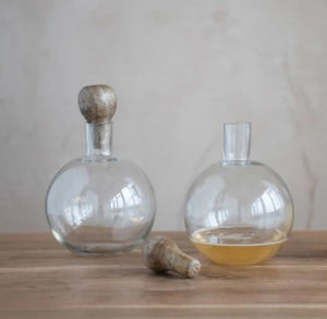 DF5049  Glass Decanter w/ Mango Wood Stopper