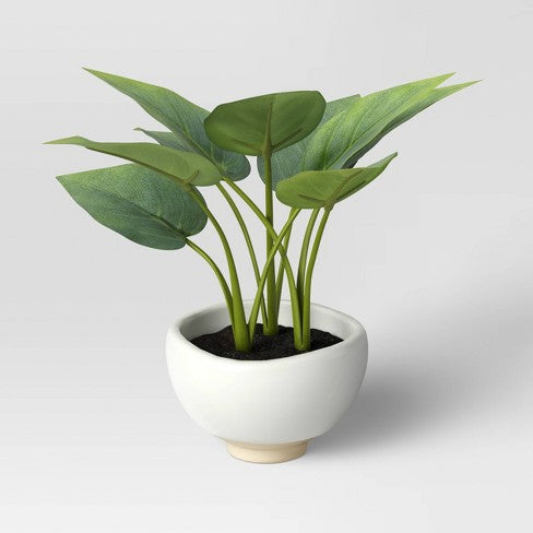 KNK053      faux green leaf plant 8 inch