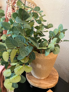 KNK009   Distressed Pot
