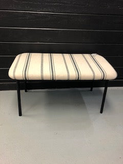 AH1974 Bedroom Bench