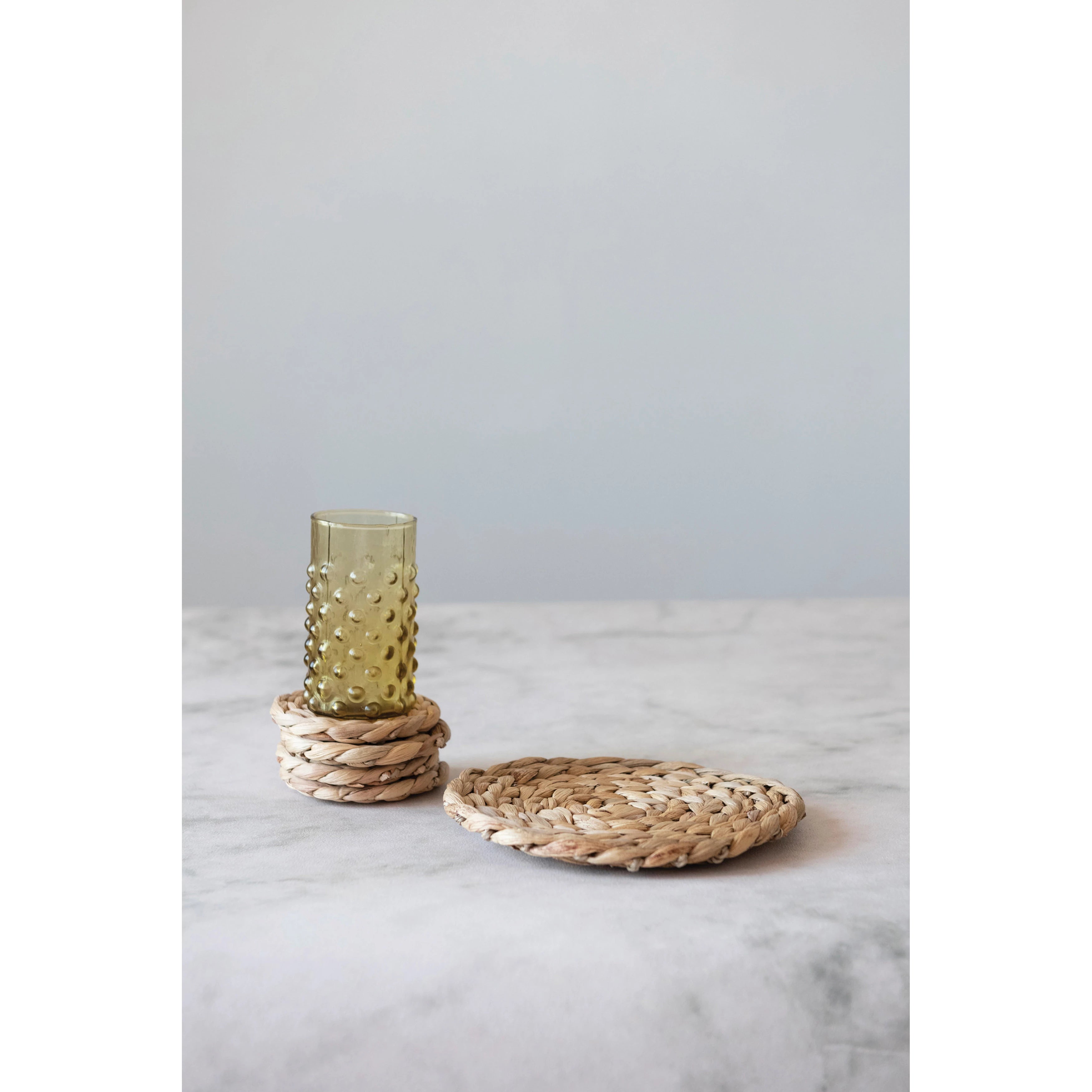 DF6342   Hand-Woven Water Hyacinth Trivet and 4" Round Coasters