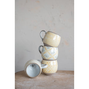 DF6391A  12 oz. Stoneware Mug with Pattern and Interior Bee Image
